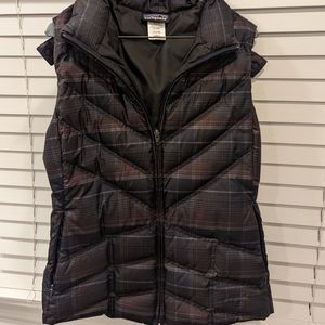 Patagonia Women’s Down With It Plaid Hooded Goose Down Vest Size L